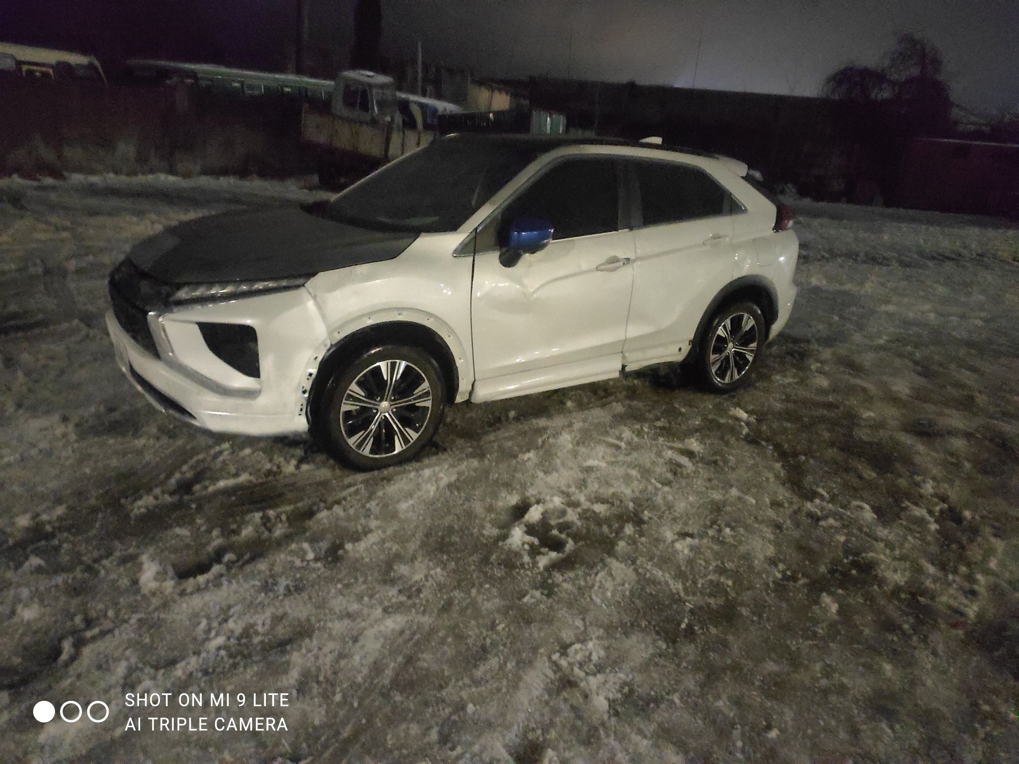 Дверь левая задняя  Eclipse cross