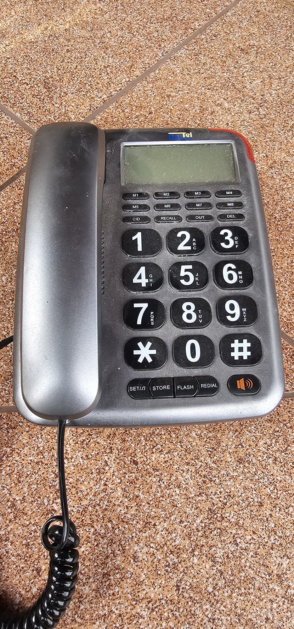 Telefon stacjonarny dla seniora
