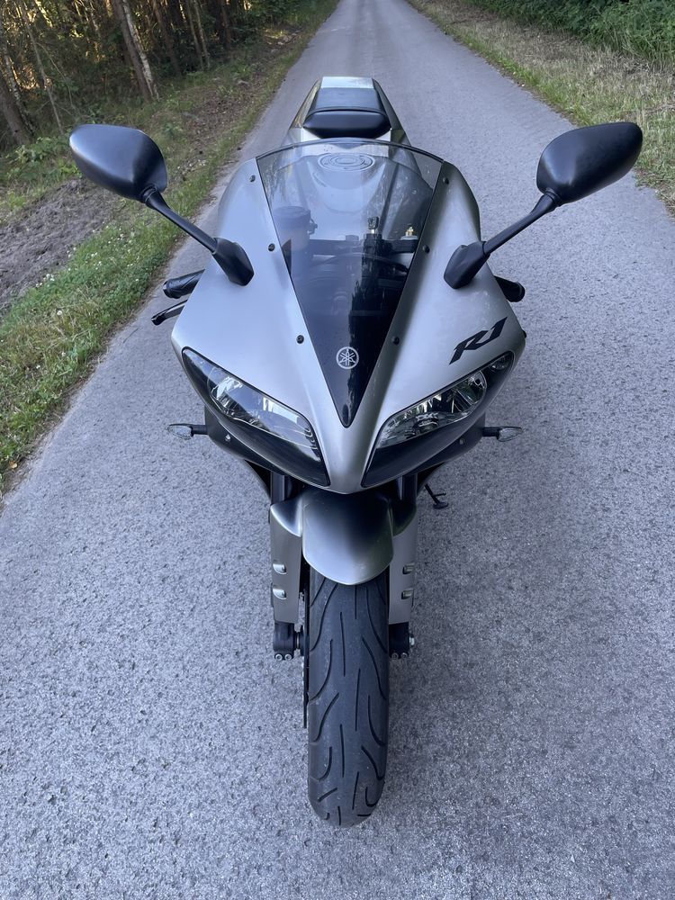 Yamaha r1 rn09 2002 niski przebieg