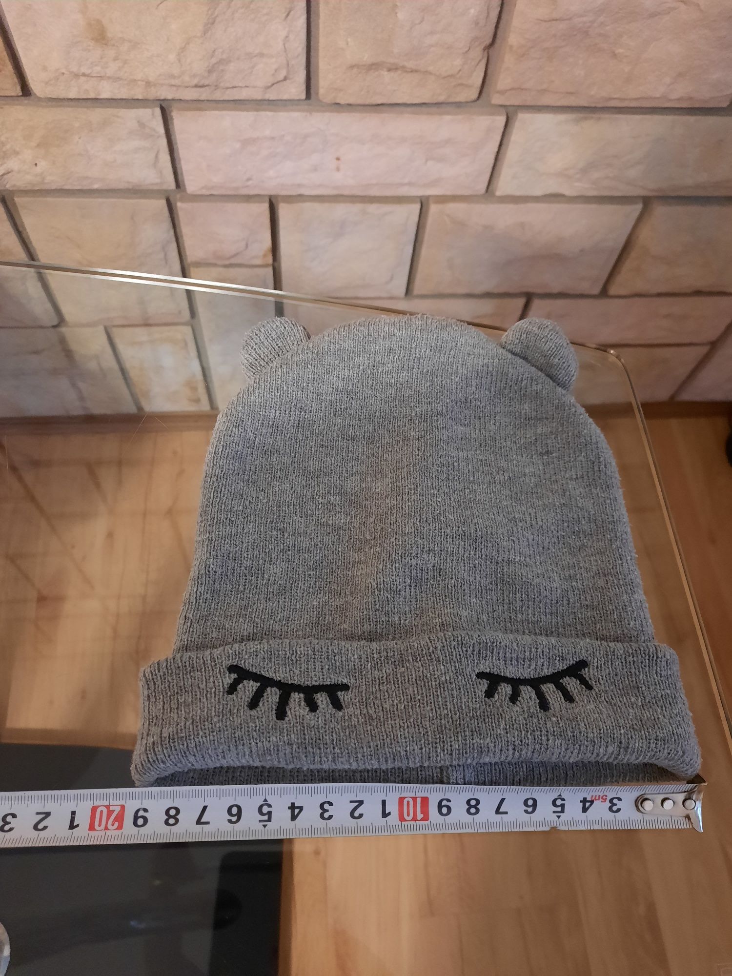 Szara czapka dziecięca