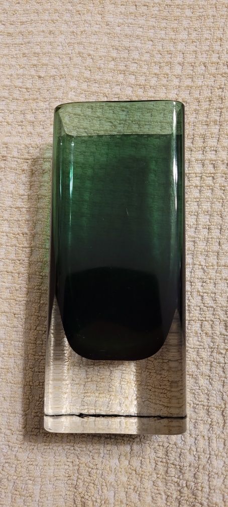 Szklany wazon wys.17 cm.