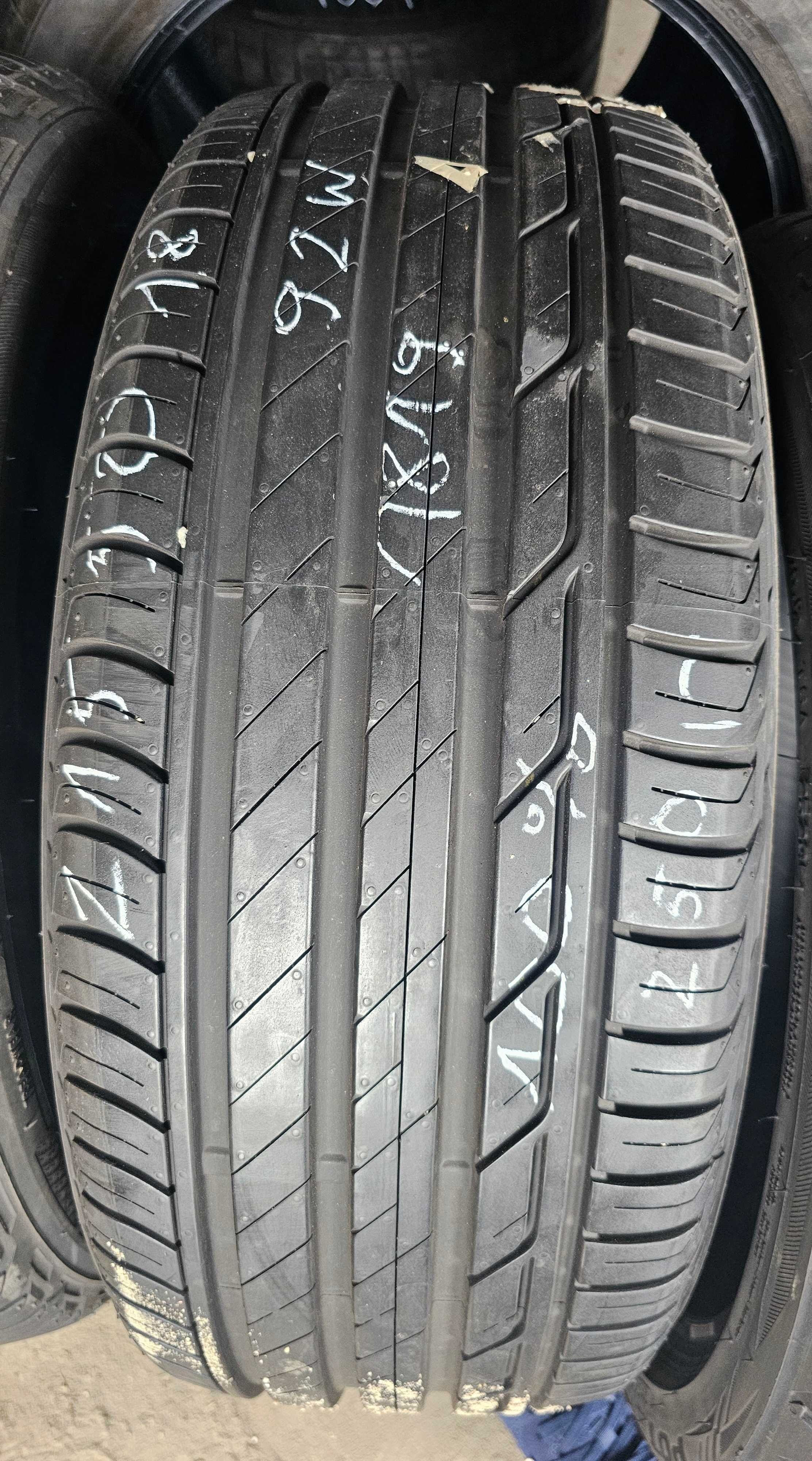 215/50R18 Bridgestone Turanza T001 Lato