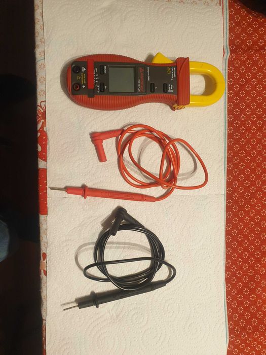 Pinça amperimétrica amprobe 600v cat Iii  abertura 25 mm