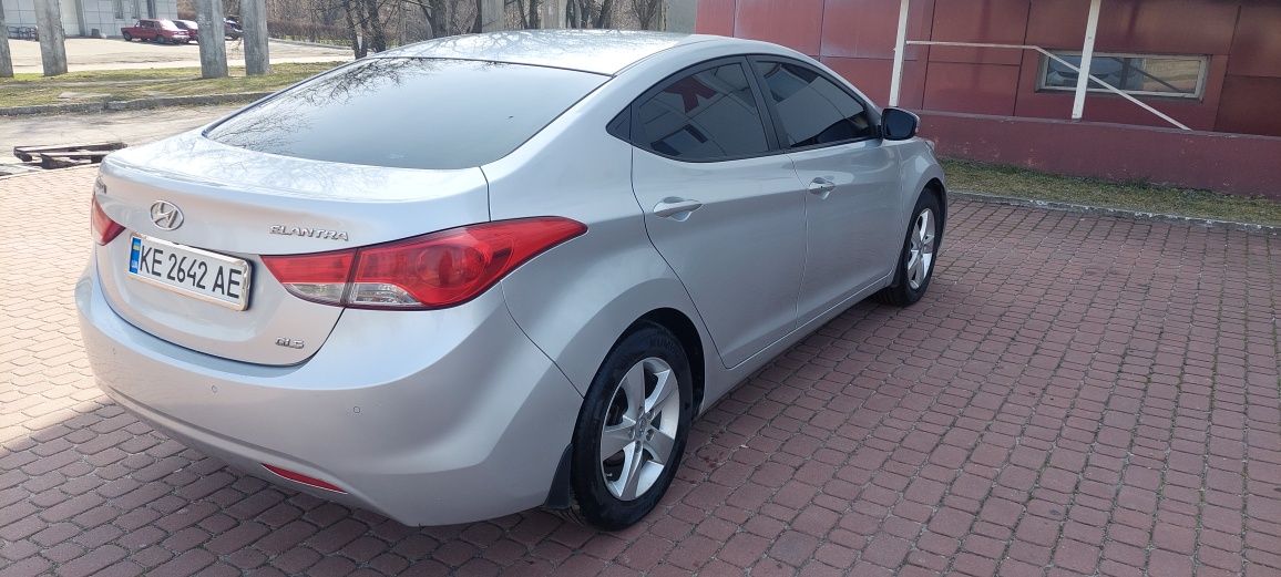 Hyundai elantra 2012