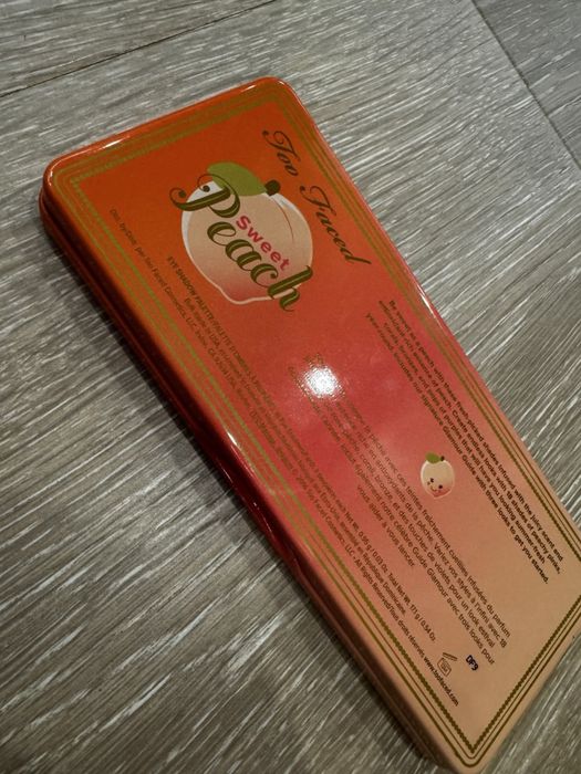 Палетка тіней Too Faced