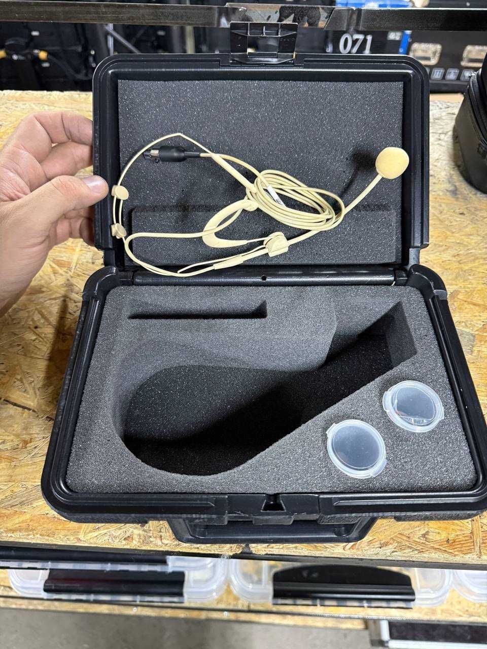 Наголовні мікрофони SHURE BETA 53 і BETA 54