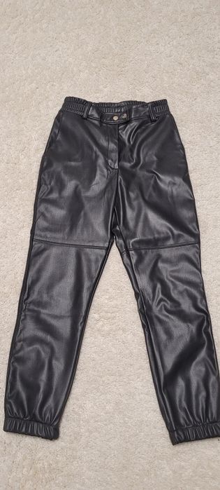 Жіночі стильні штани