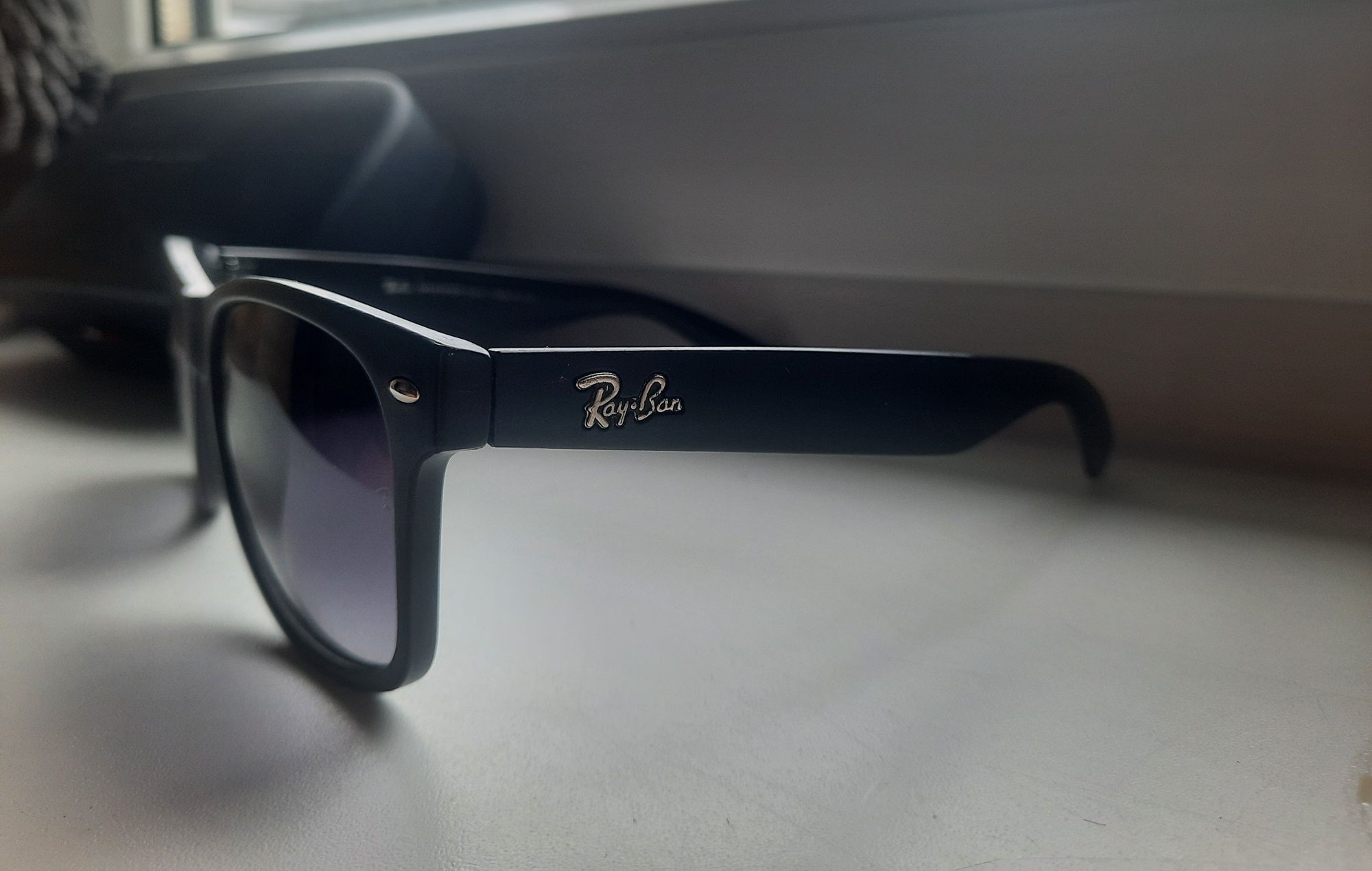 Ray ban WAYFARER rb2140+etui Tommy hilfiger