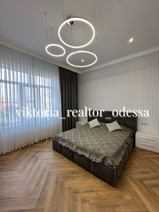 Частный дом на Фонтане с бассейном!ремонт,мебель и техника!Чубаевка!