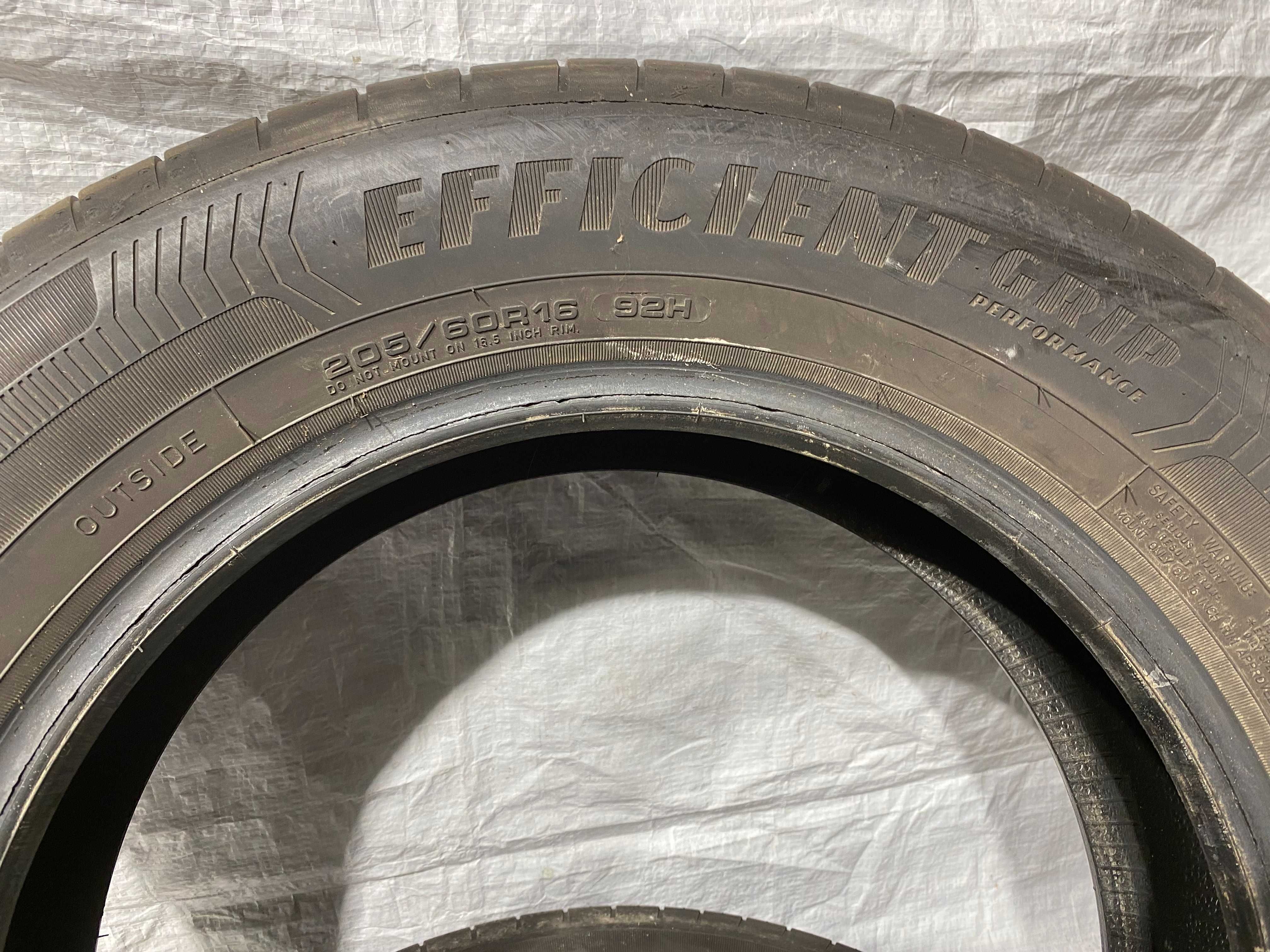 205/60r16 Goodyer EfficientGrip Performance