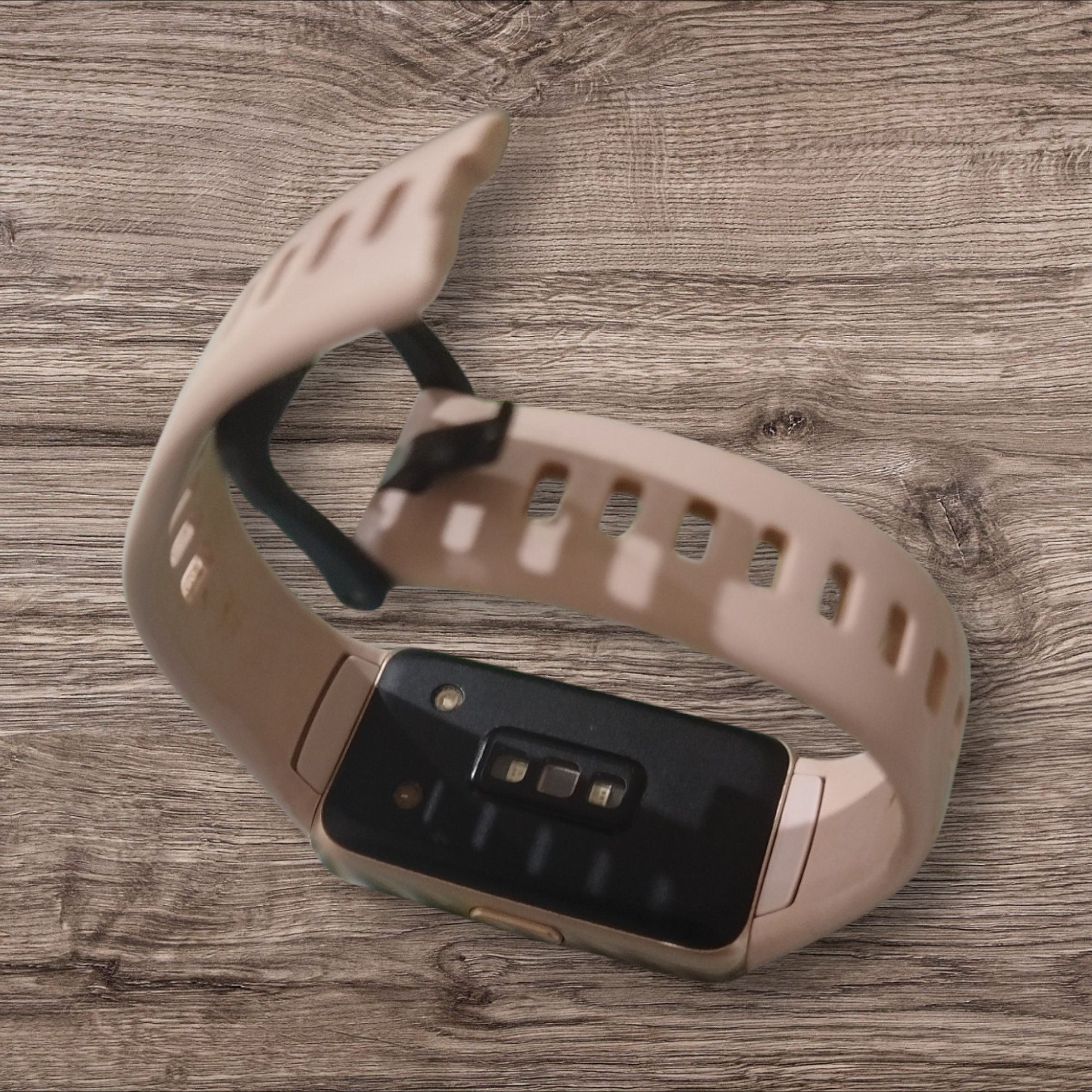 Huawei band 6 różowy
