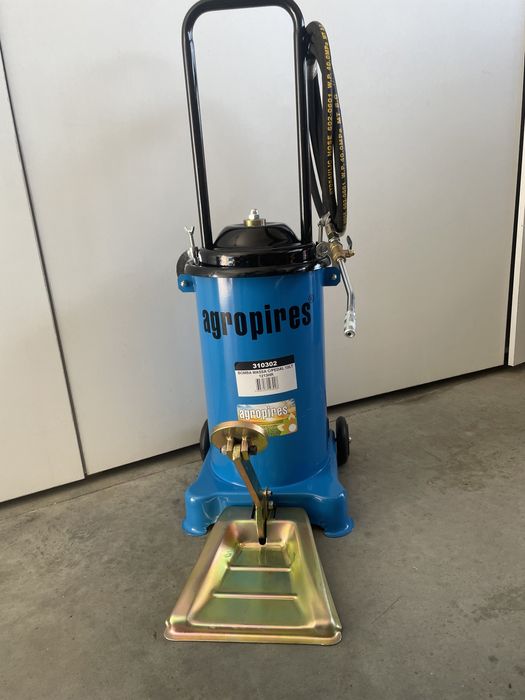 Bomba de massa 12 litros com pedal e rodas