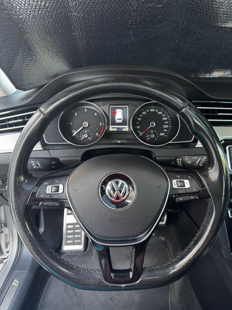 VW Passat Variant Highline 1.6 TDi 120cv DSG7