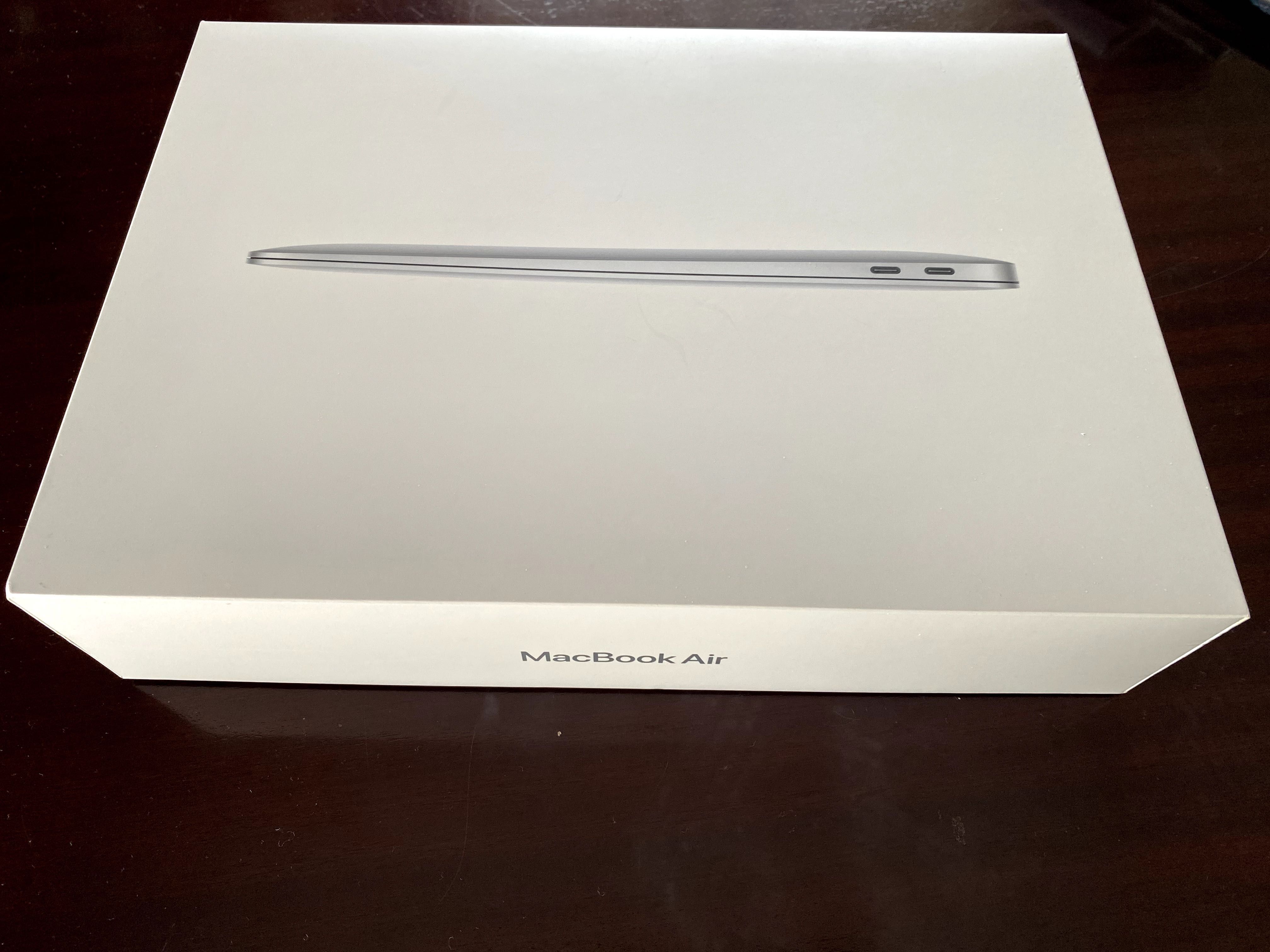 MacBook 13” Retina  i3 / 8GB / Bateria 141 Ciclos | Como Novo!