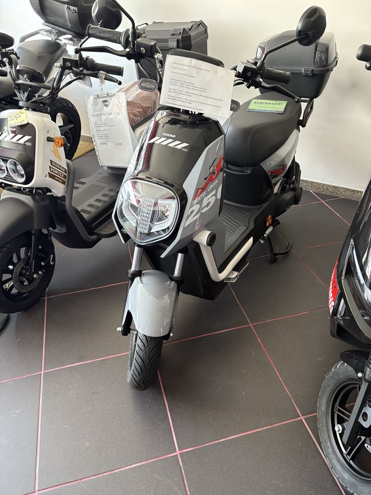 Scooters elétricas novas na Maia