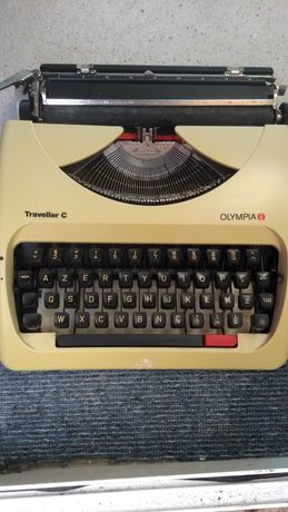 maquina de escrever Olympia