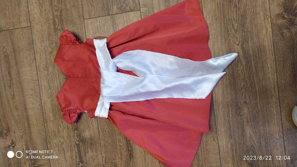 Плаття на дівчинку