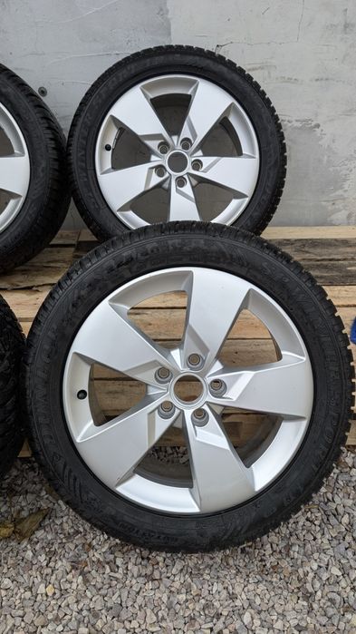 4x Koła Audi R17 5x112 ET47 otwór 57.1 Opony 225/50