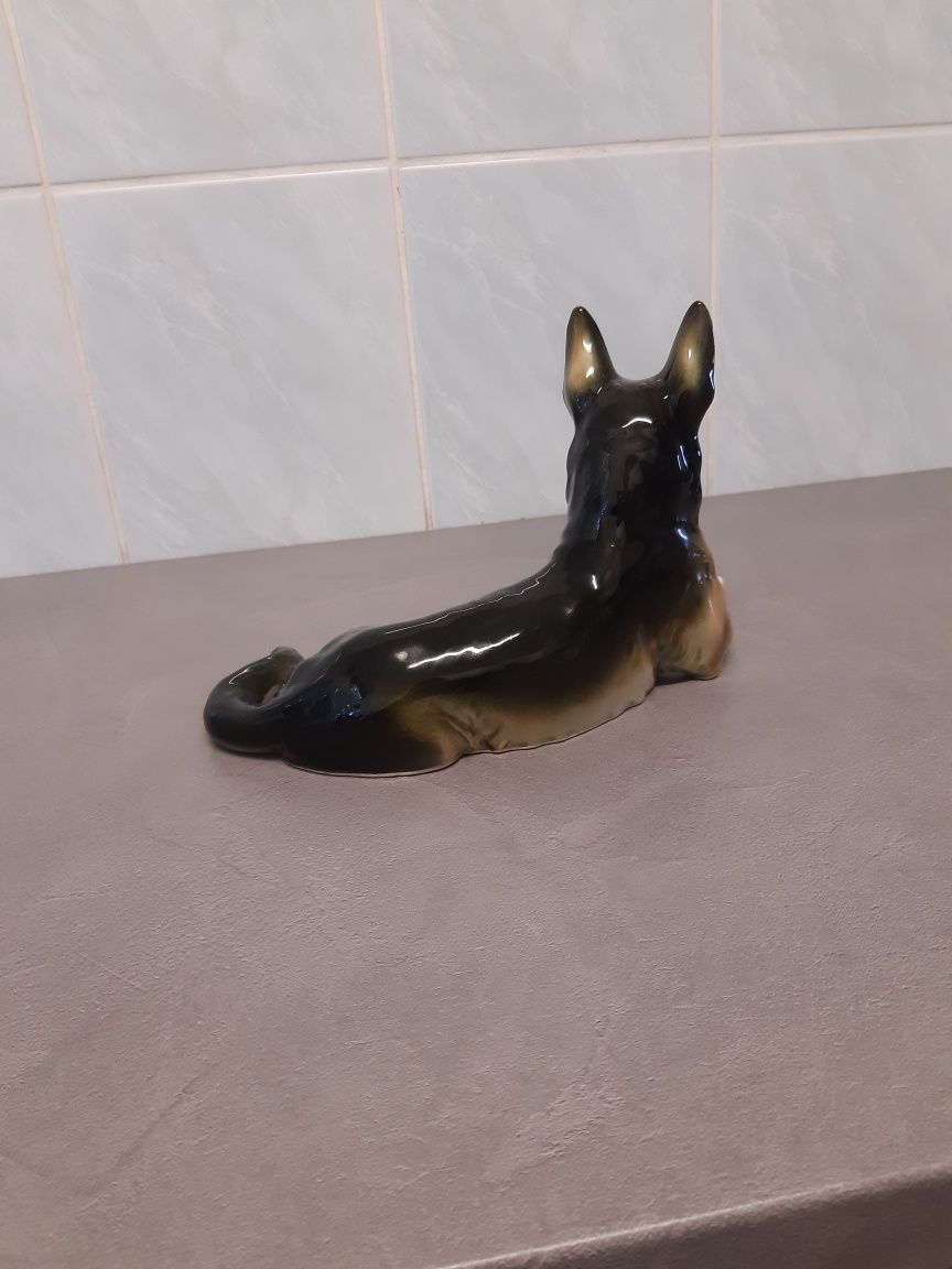 Figurka pies owczarek niemiecki
