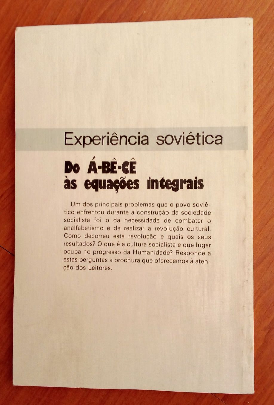 Livro " Do Á-Bê-Cê às equações integrais: A Experiência Soviética"