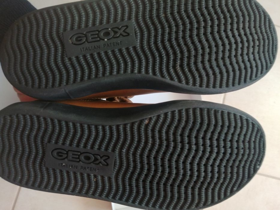 Botas Geox criança novas em caixa
