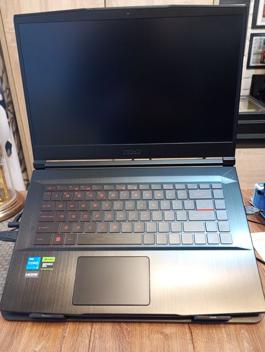 Laptop gamingowy do grania, bardzo wydajny, energooszczędny, nowy