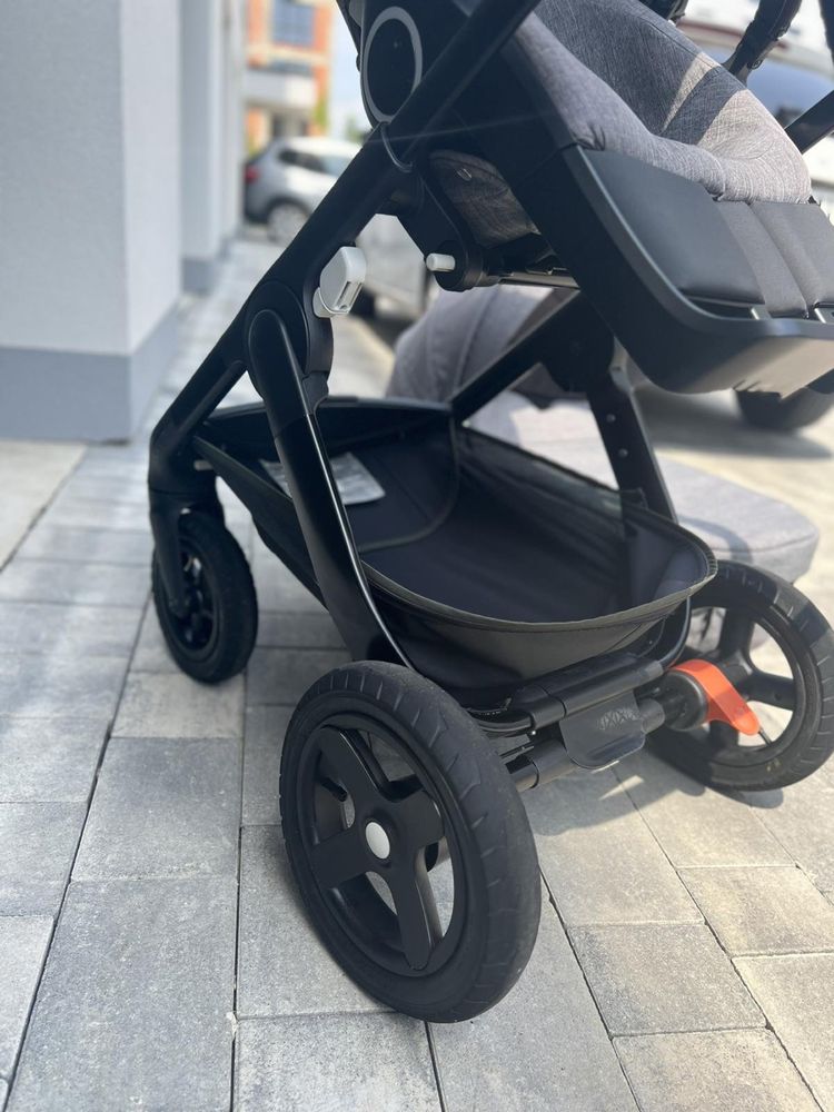 Срочно Коляска Stokke Trailz