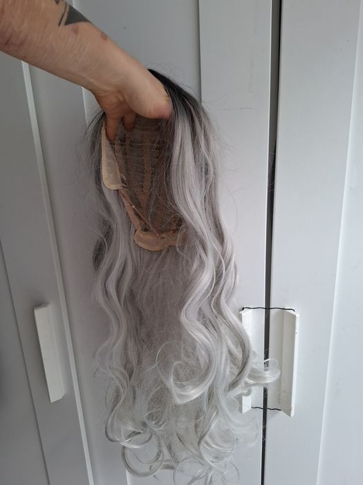 Peruka czarno siwa ombre długa cosplay wig long Silver synthetic hair