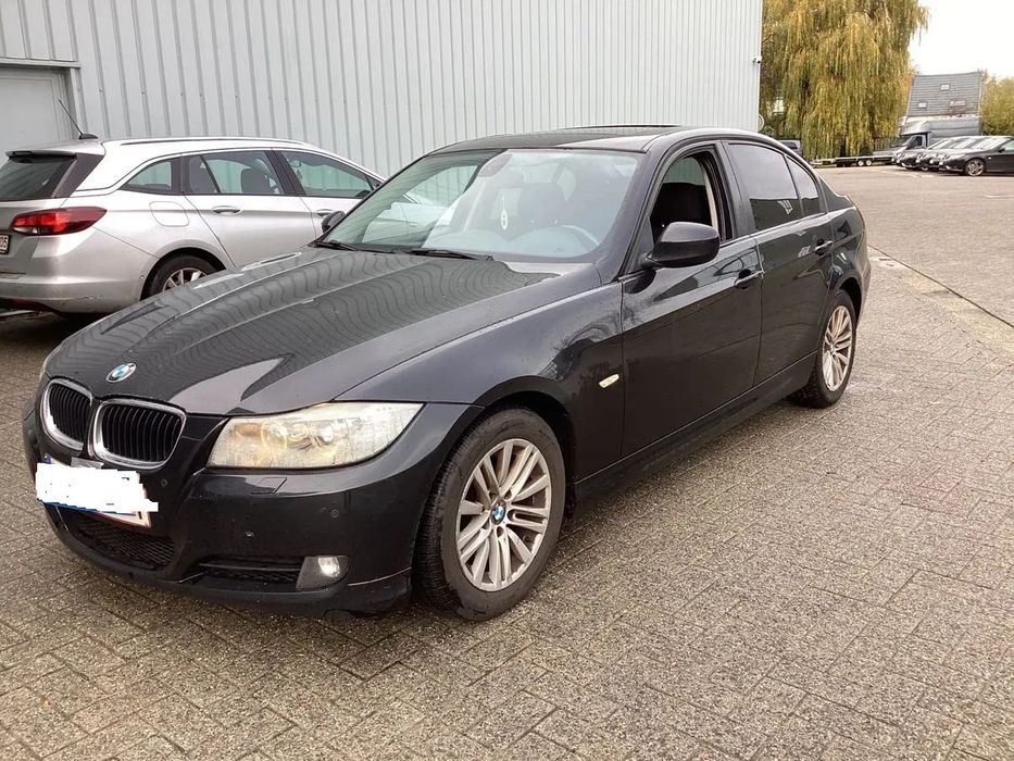 BMW Seria 3 2.0i 143KM BiXenon Navi KeyLesGO Szyber Alu16cal Serwisi100% Bezwy