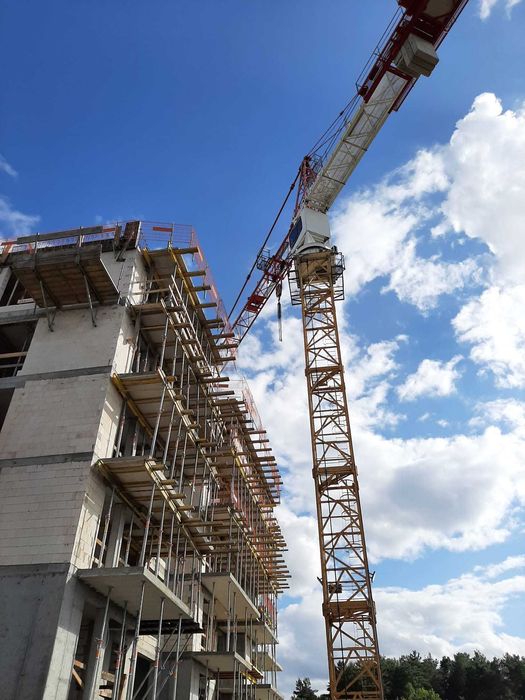 Żuraw dźwig wieżowy Liebherr 132 EC-H8 2005r używany
