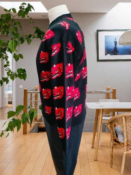 Męski sweter oversize czarno-czerwony – wzór smoka