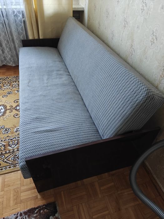 Oddam wersalkę. ZA DARMO.