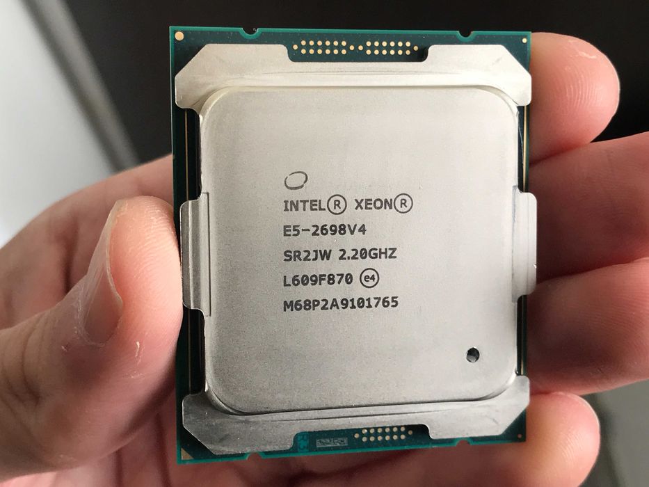 Xeon E5 2698v4 (20 ядер 40 потоків) для сокету 2011-3 / x99 Supermicro