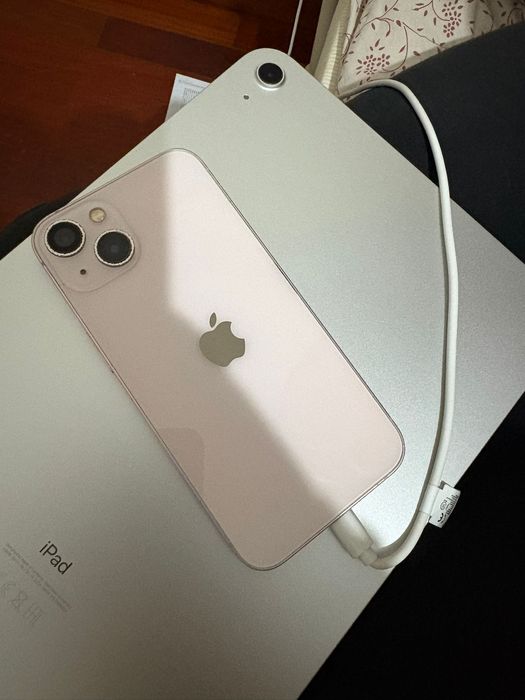 iPhone 13 peças em bom estado