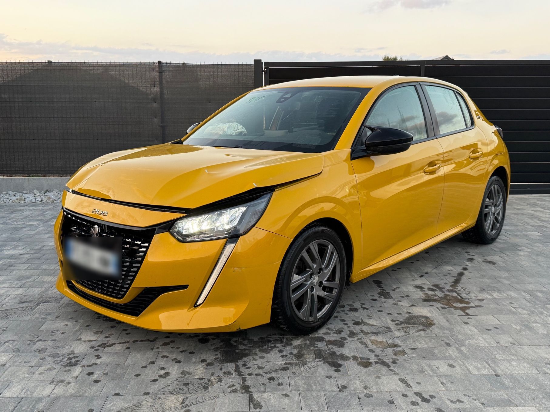 Peugeot 208 GT Line FULL LED Navi Klimatronik Kamera Tempomat