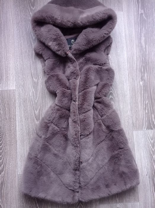 Продам стильну жилетку