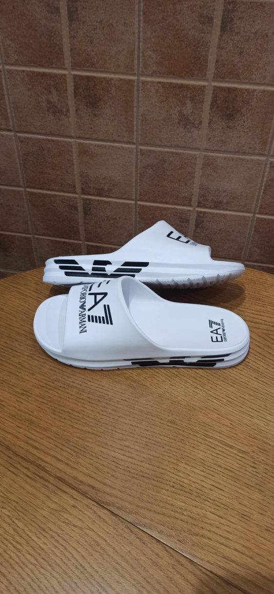 Emporio Armani 42,43 чоловічі шльопанці,шлепанцы, вьетнамки.