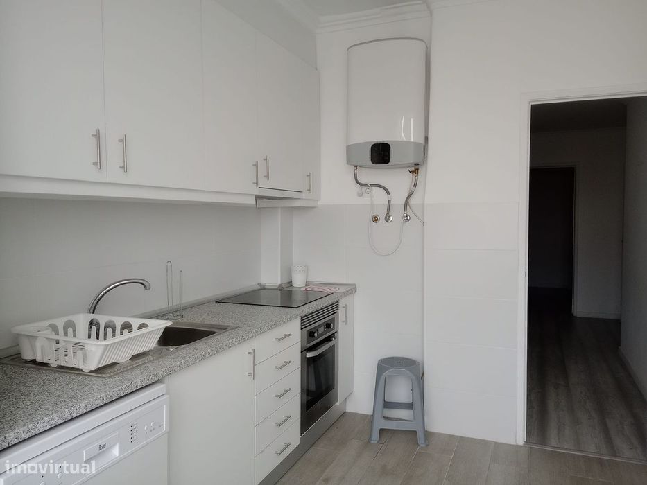 Arrendamento 1 quarto em Lisboa, Amadora - €775