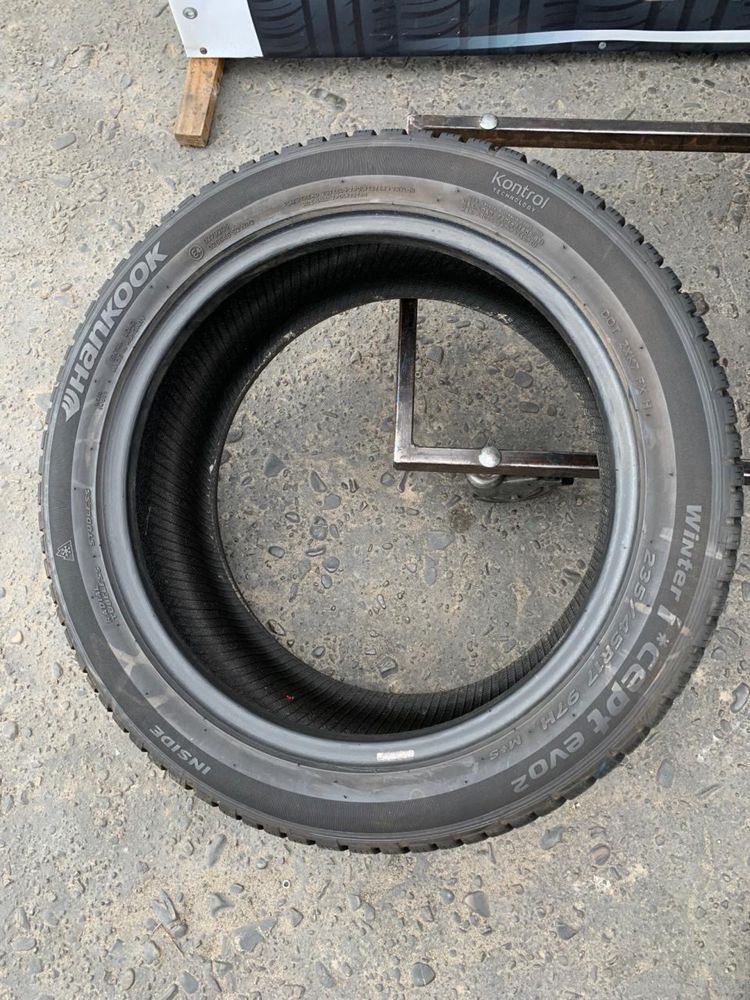 Шини 235/45 R17 Hankook зима 2023 рік 6,8 мм
