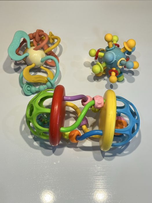 Іграшки монтесорі