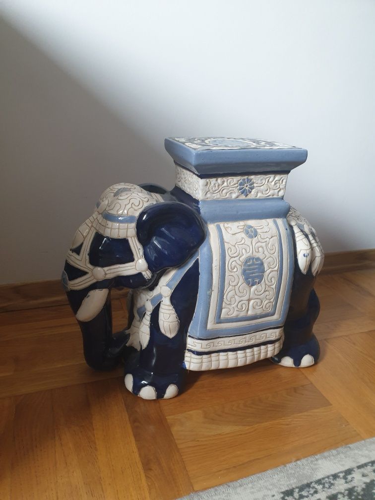 Słoń porcelanowy- stolik, kwietnik