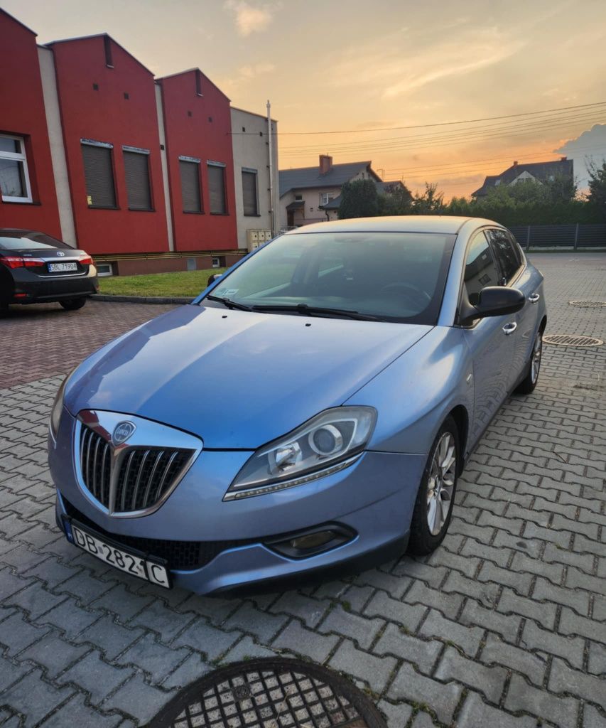 Lancia delta 1.6 disel mpi 120 km Multijet stan bardzo dobry