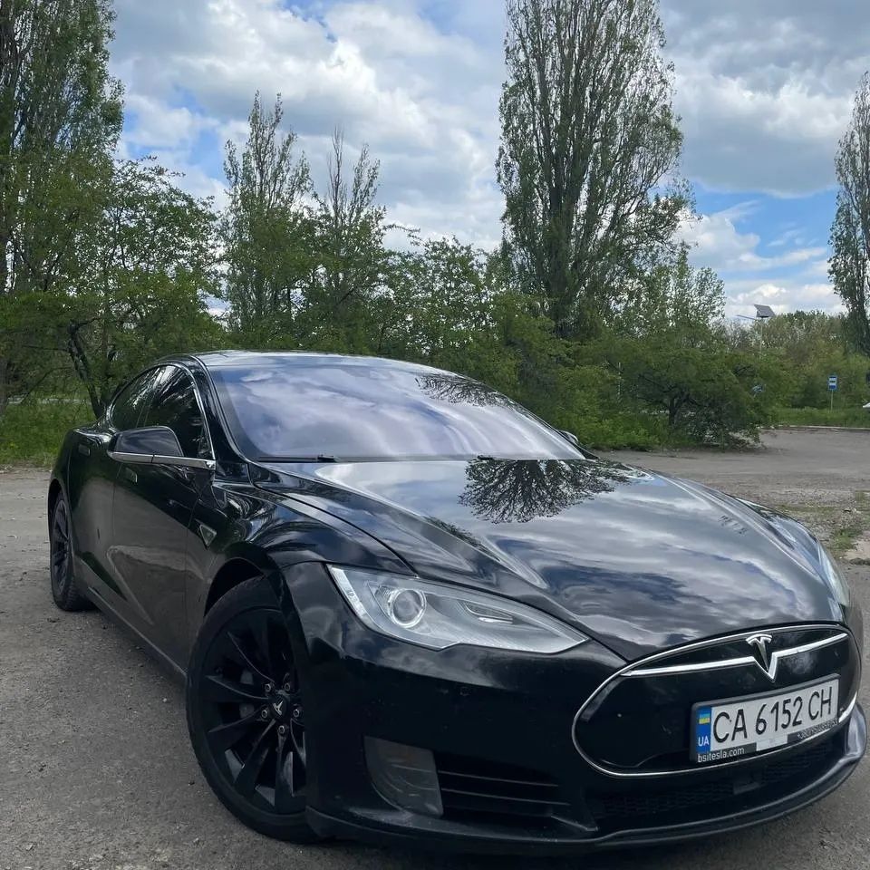 Tesla в ідеальному стані