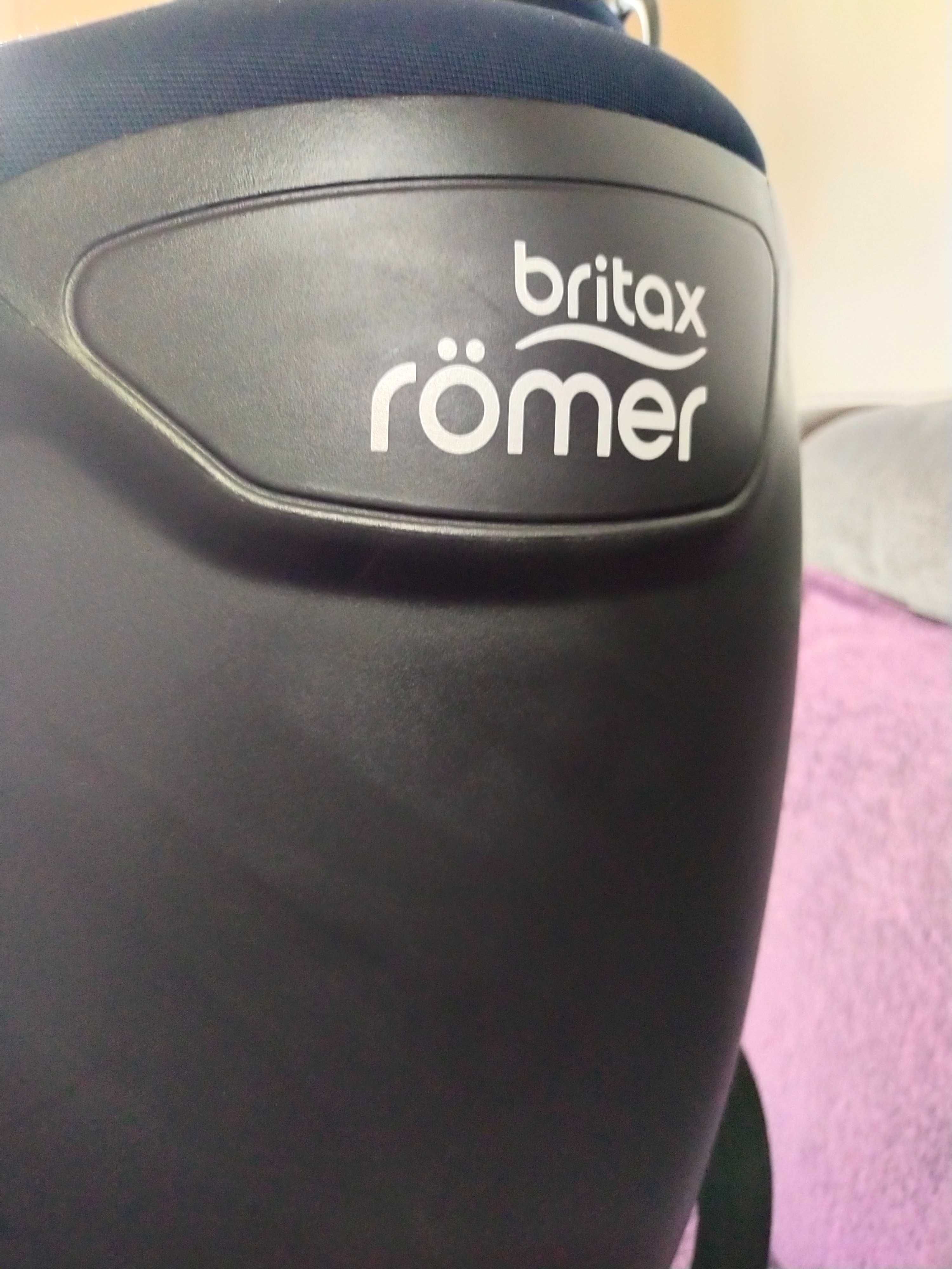 Fotelik samochodowy Britax Römer Dualfix 2 R obrotowy, ISOFIX.