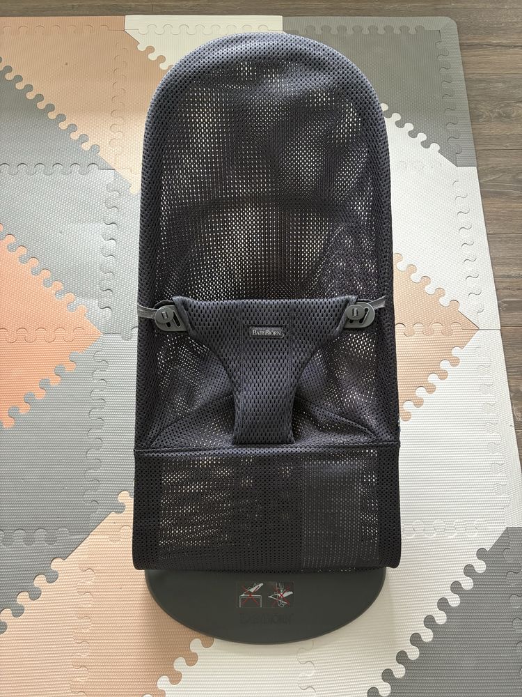 Leżaczek Babybjörn Bliss Mesh Antracyt