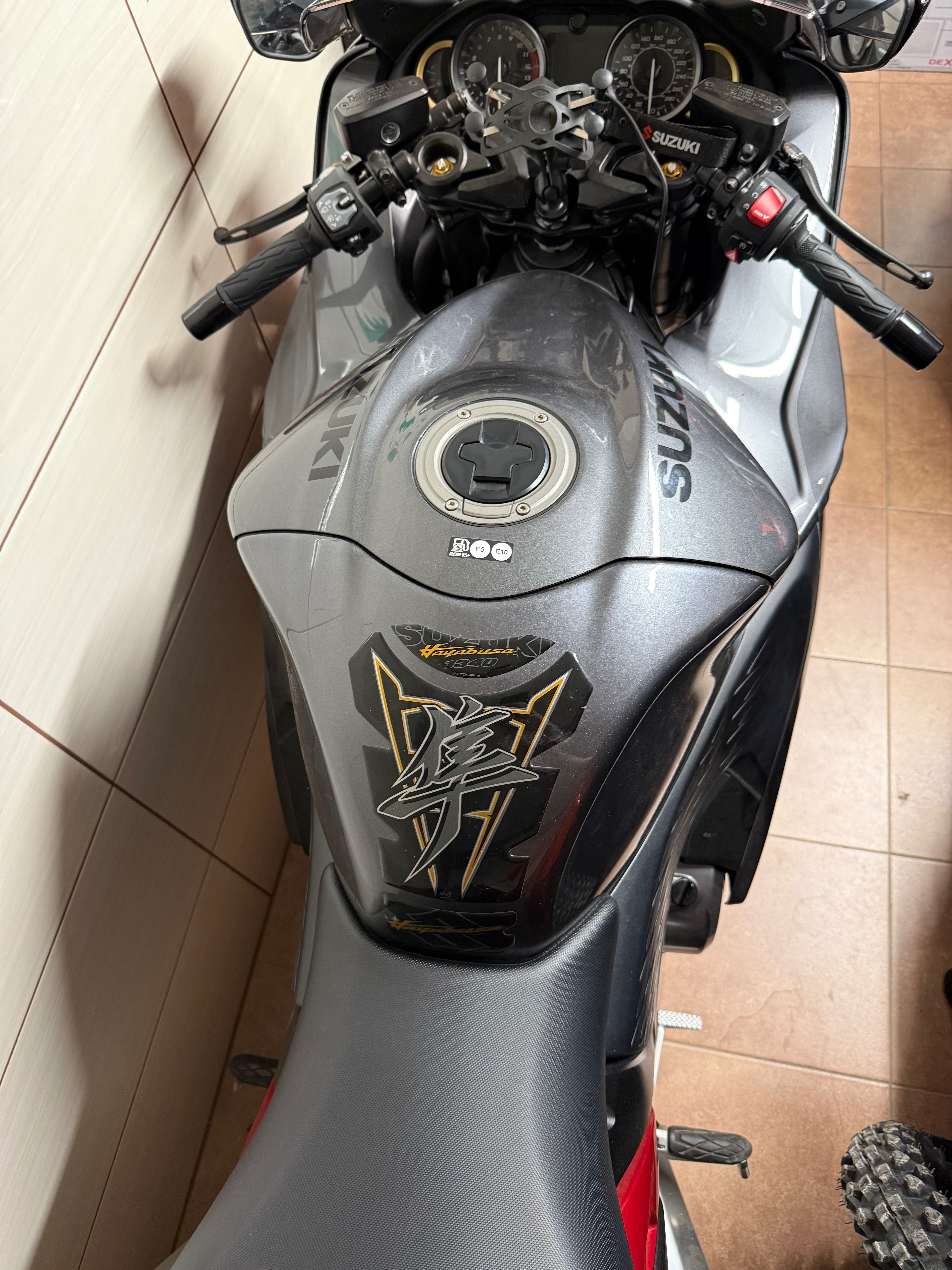 Suzuki Hayabusa model 2023
