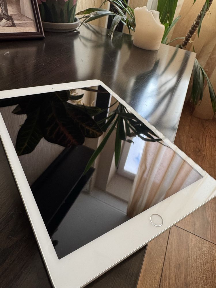 Ipad 8 2020 рік, 32 gb з коробкою