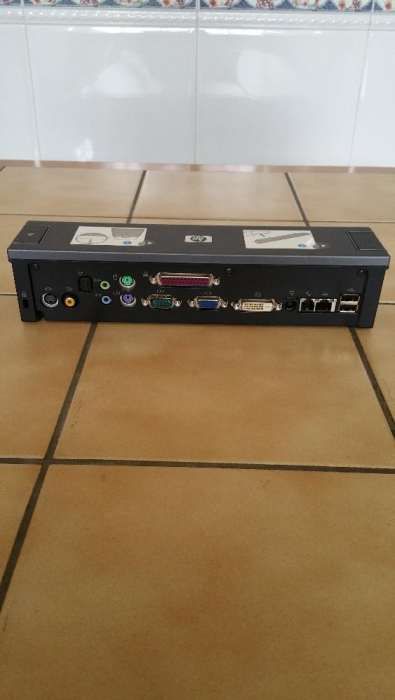 HP Docking station with dual - link DVI