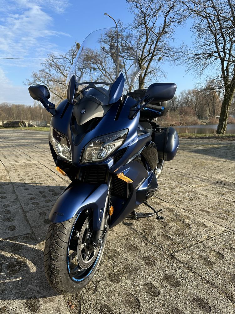 Yamaha FJR 1300 stan salonowy