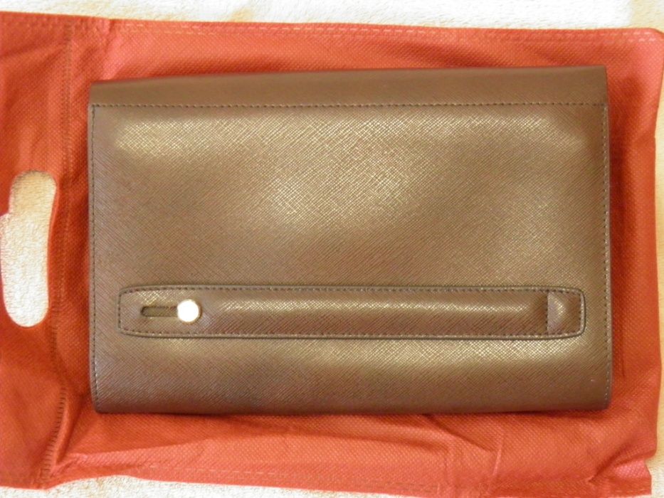 Барсетка - P.KUONE из воловьей кожи.